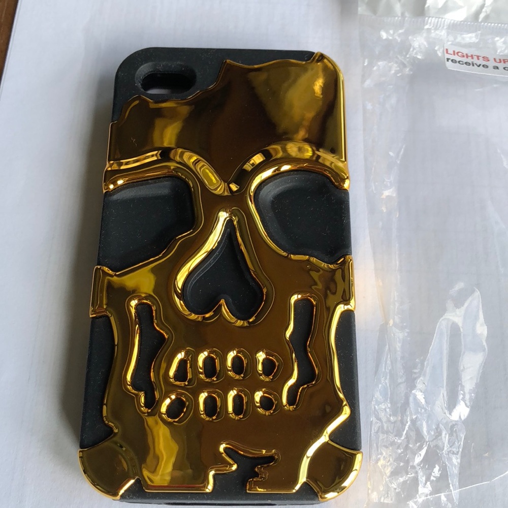 iPhone 4 Skull Case